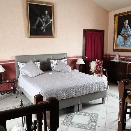 Mansle-les-Fontaines La Fontaine Des Arts Bed & Breakfast エクステリア 写真