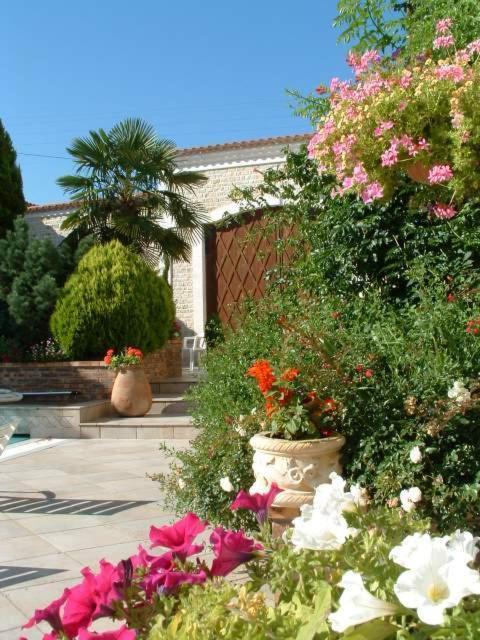 Mansle-les-Fontaines La Fontaine Des Arts Bed & Breakfast エクステリア 写真