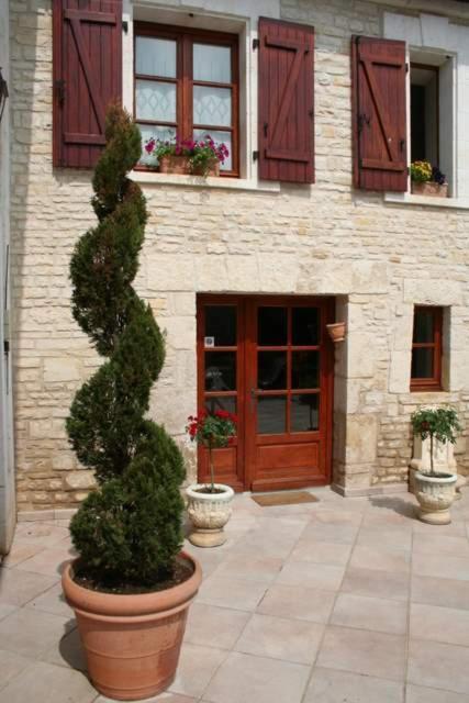 Mansle-les-Fontaines La Fontaine Des Arts Bed & Breakfast エクステリア 写真