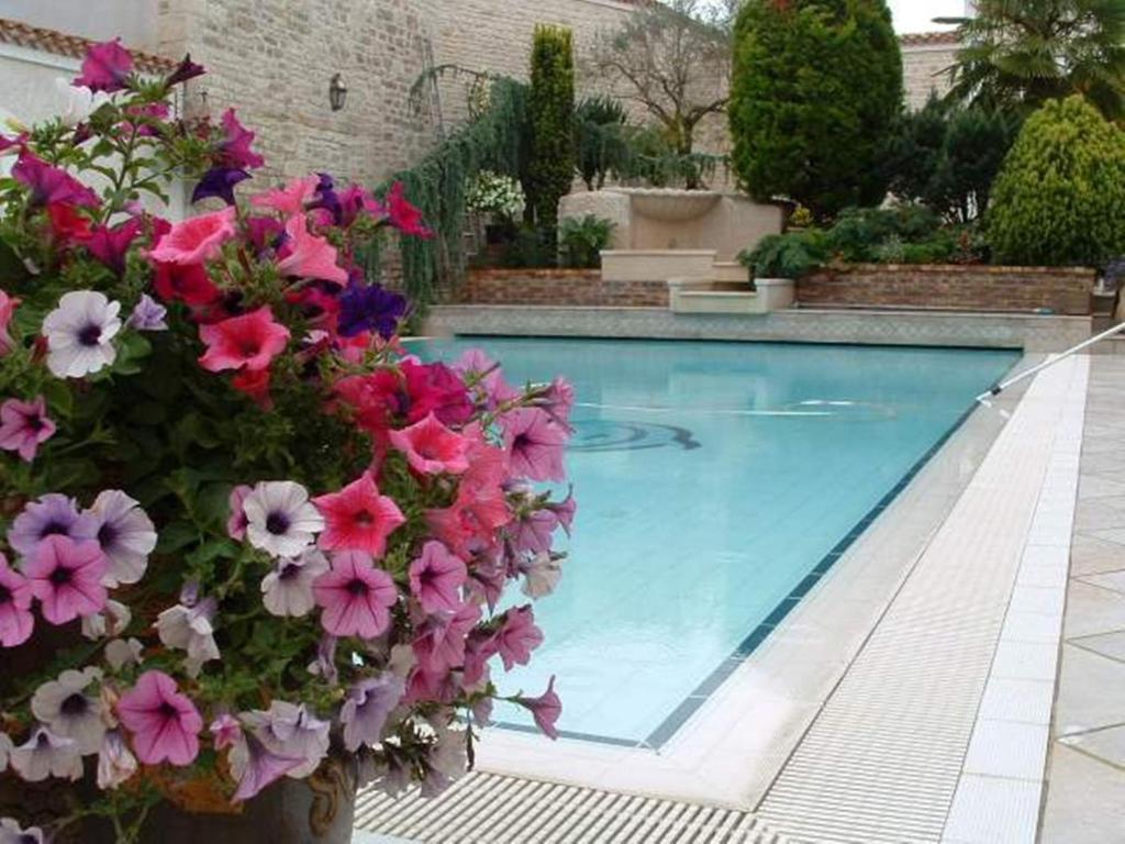 Mansle-les-Fontaines La Fontaine Des Arts Bed & Breakfast エクステリア 写真