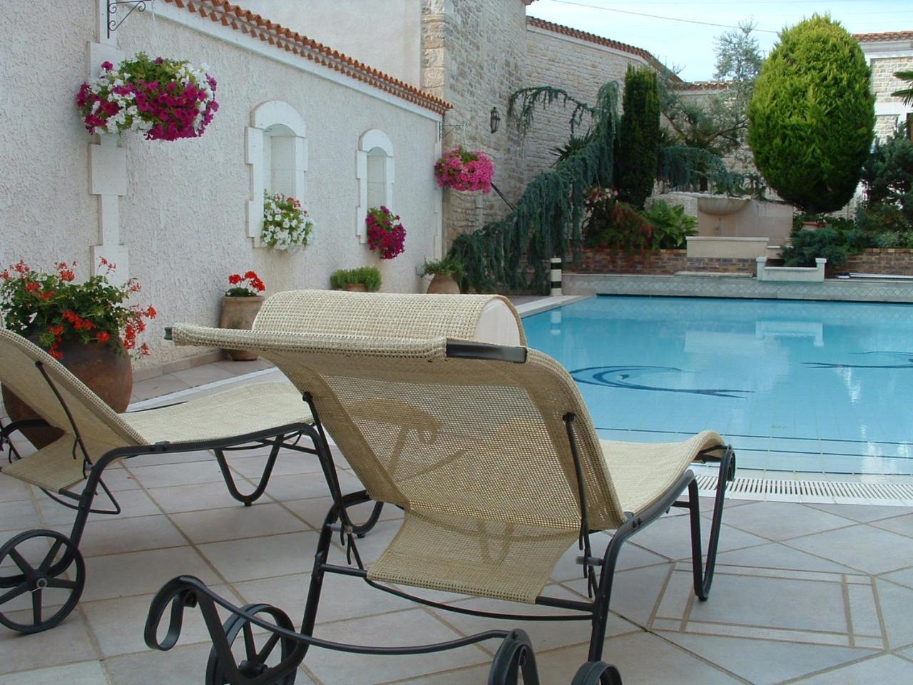 Mansle-les-Fontaines La Fontaine Des Arts Bed & Breakfast エクステリア 写真