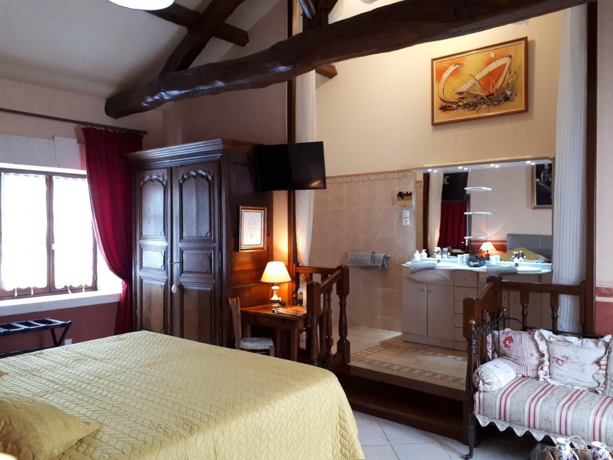 Mansle-les-Fontaines La Fontaine Des Arts Bed & Breakfast エクステリア 写真