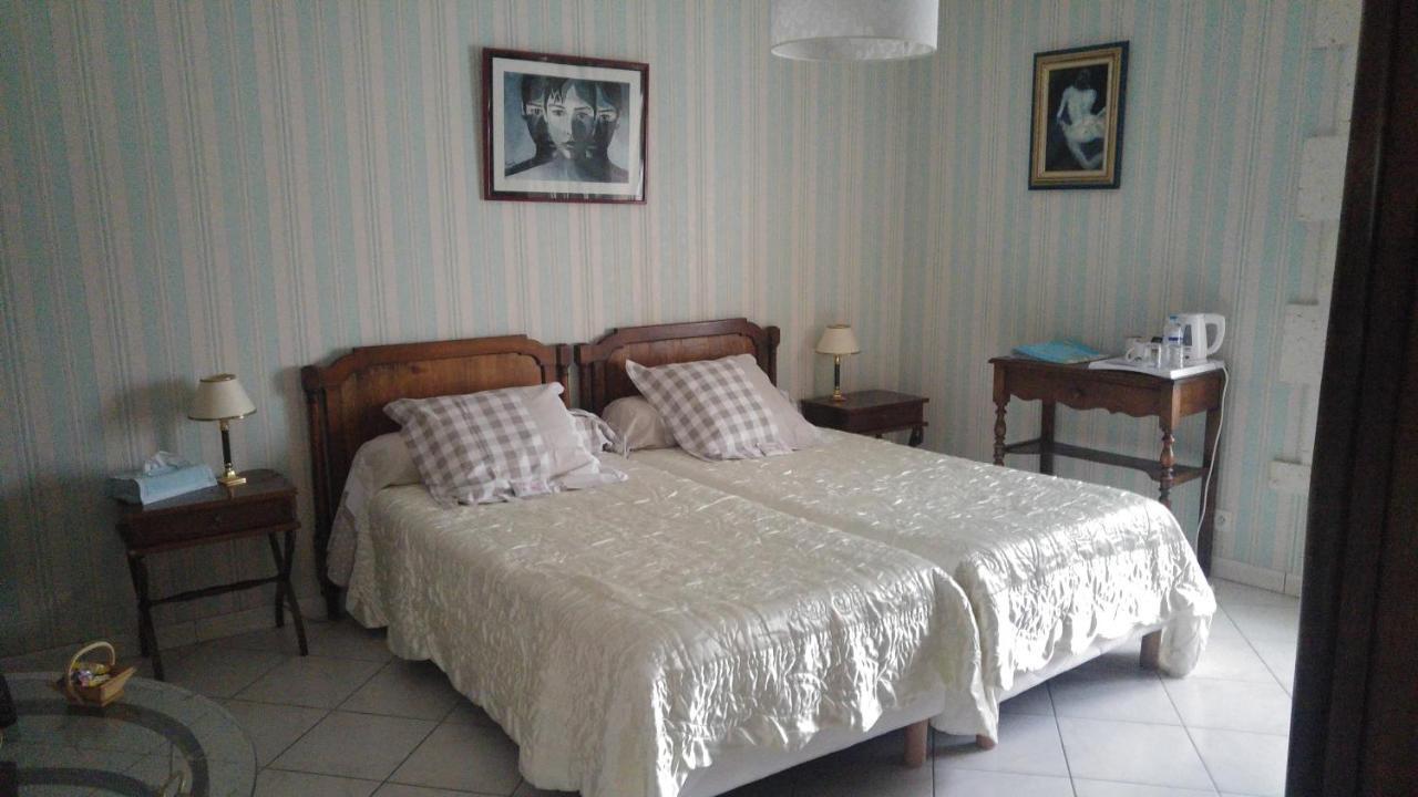 Mansle-les-Fontaines La Fontaine Des Arts Bed & Breakfast エクステリア 写真