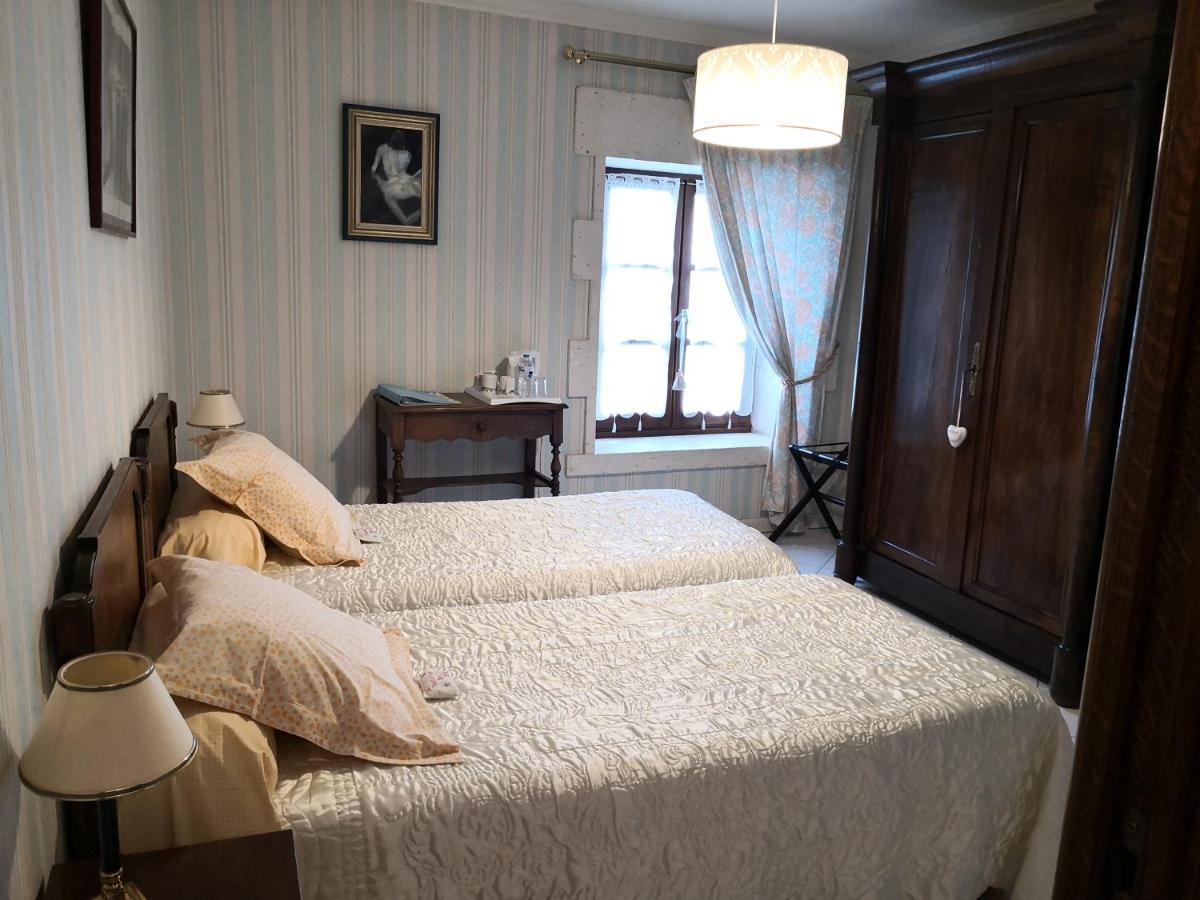 Mansle-les-Fontaines La Fontaine Des Arts Bed & Breakfast エクステリア 写真