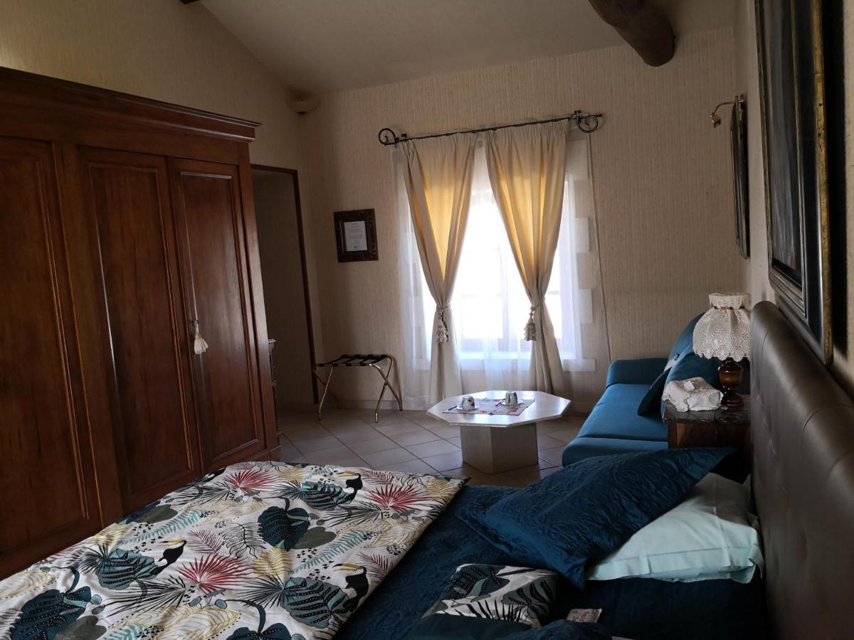 Mansle-les-Fontaines La Fontaine Des Arts Bed & Breakfast エクステリア 写真